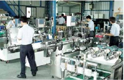 為KWT公司量身定制裝瓶機(jī)